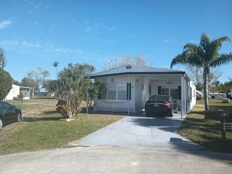 12 Universidad Lane Port St Lucie FL 34952