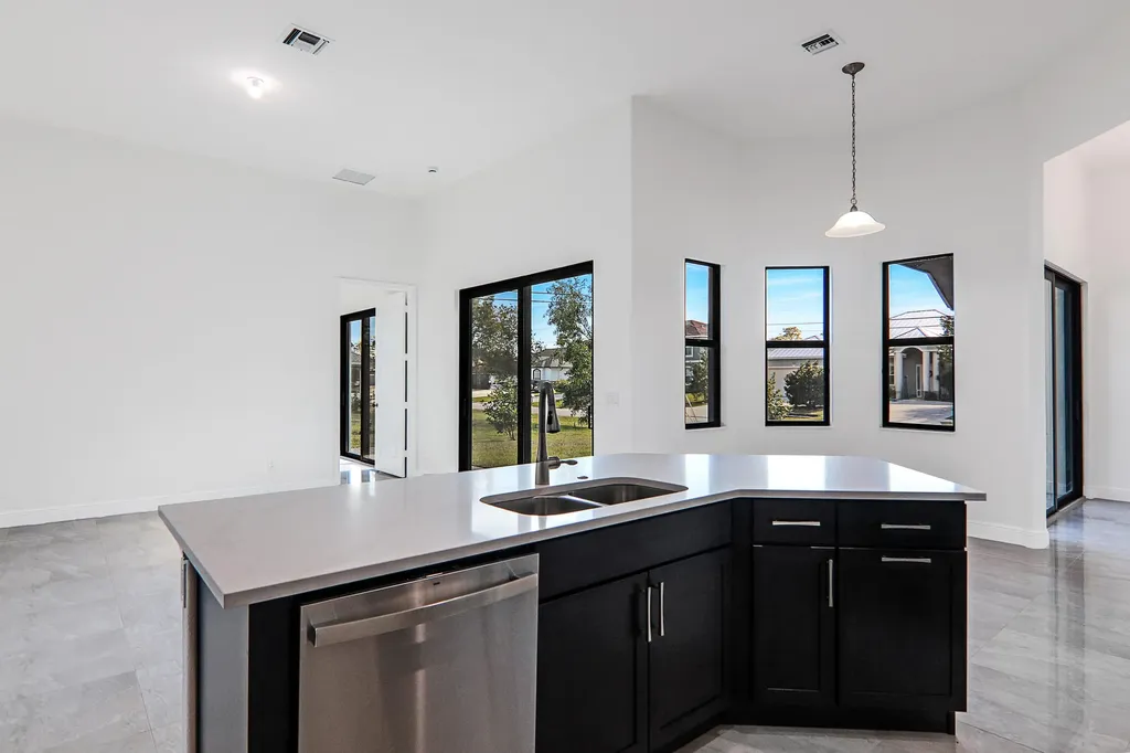 4689 SW Tacoma Street Port St Lucie FL 34953