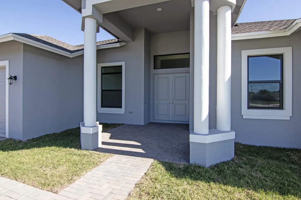 4689 SW Tacoma Street Port St Lucie FL 34953