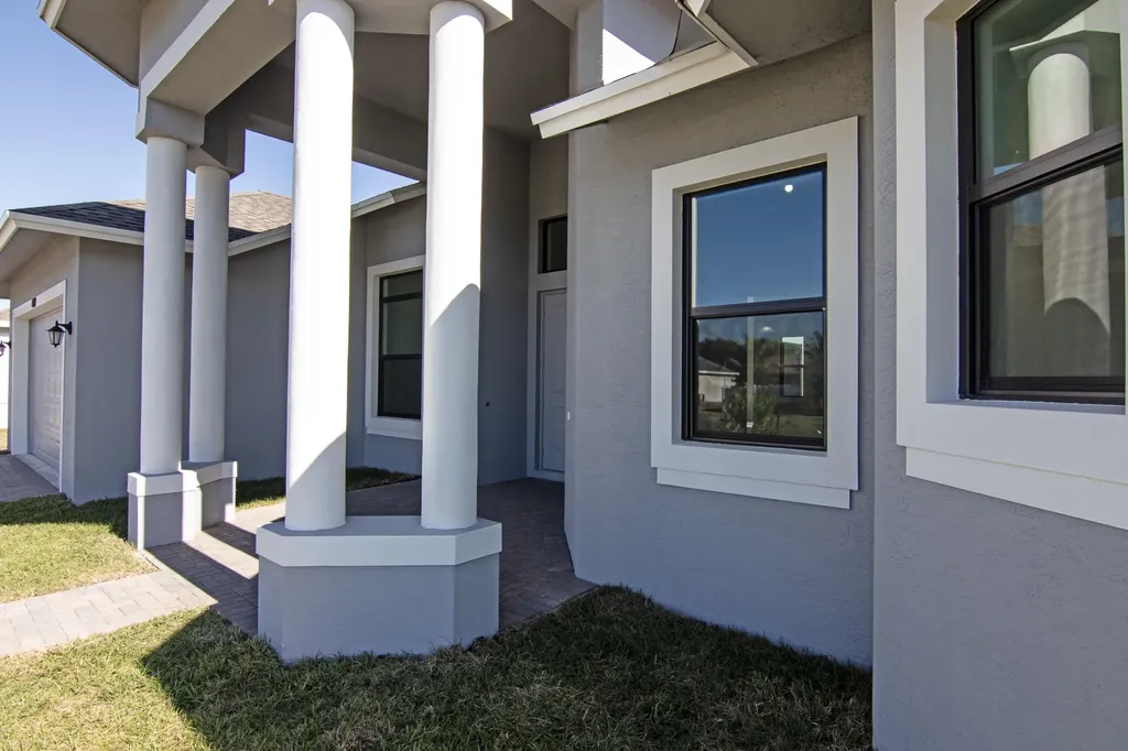 4689 SW Tacoma Street Port St Lucie FL 34953