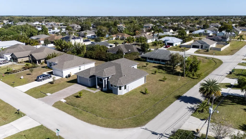 4689 SW Tacoma Street Port St Lucie FL 34953