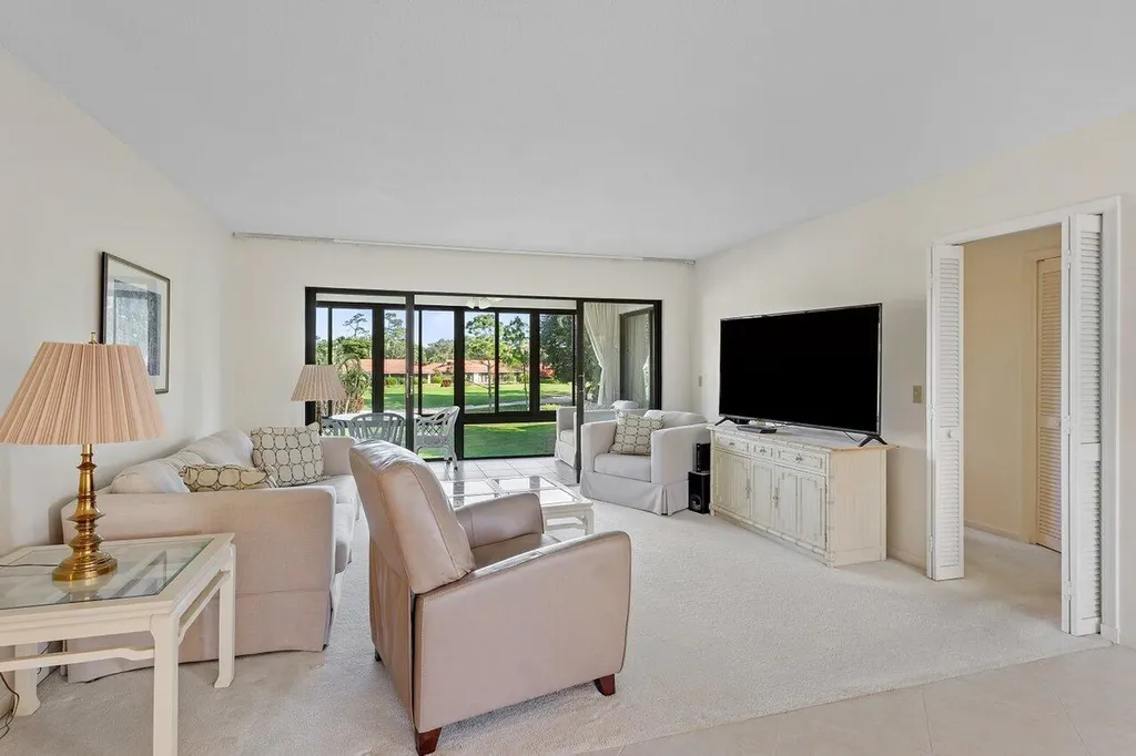 4665 Kittiwake Court Boynton Beach FL 33436