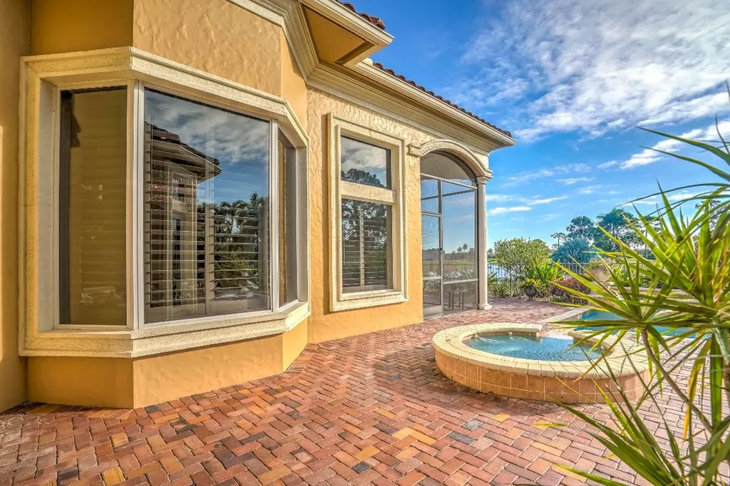 231 SE Bella Strano Port St Lucie FL 34984
