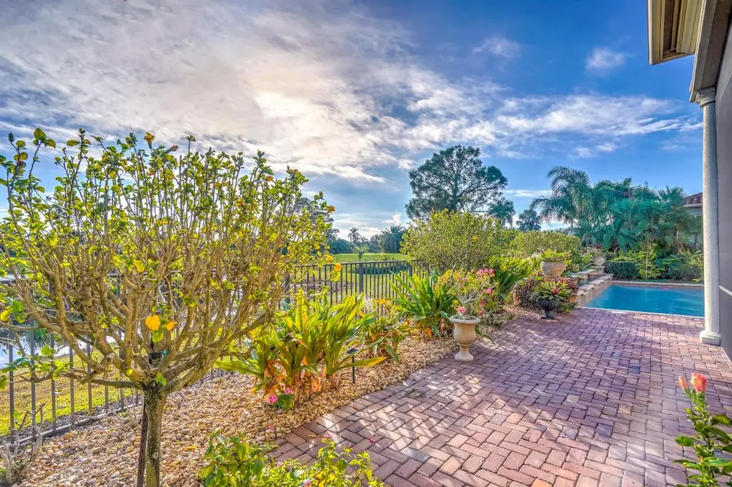 231 SE Bella Strano Port St Lucie FL 34984