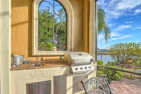 231 SE Bella Strano Port St Lucie FL 34984