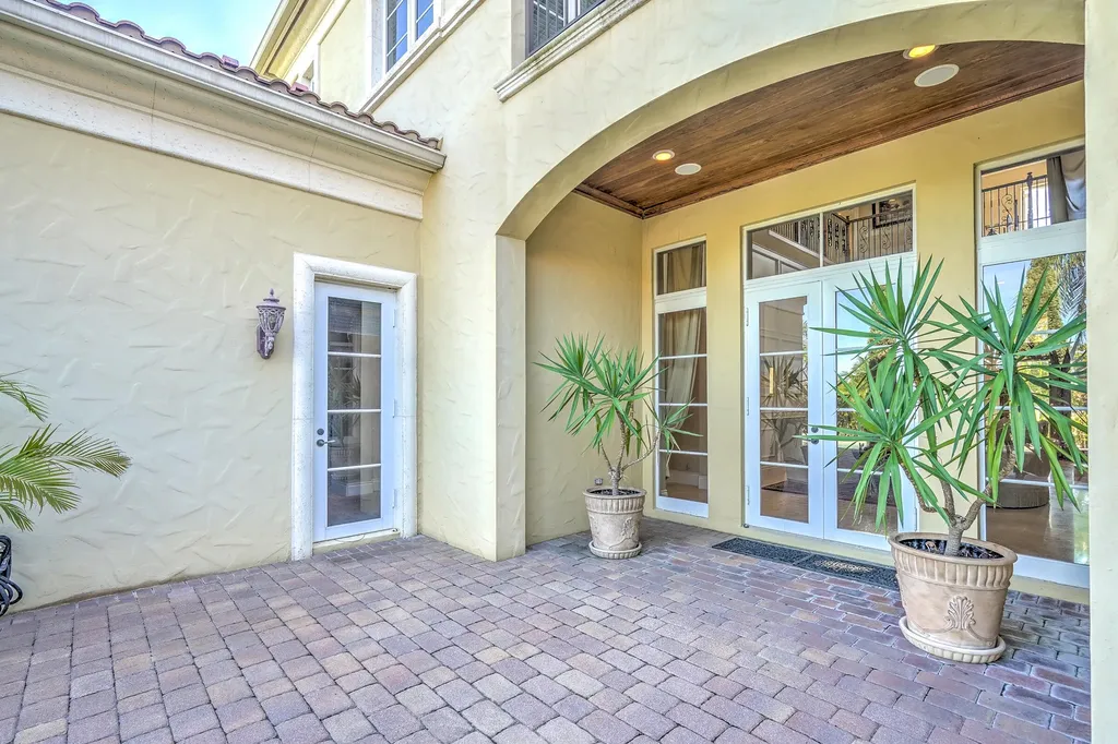 190 SE Bella Strano Port St Lucie FL 34984