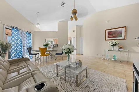 31 Peachtree Place Boynton Beach FL 33436