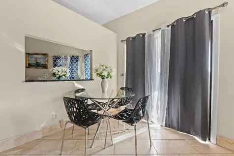 31 Peachtree Place Boynton Beach FL 33436