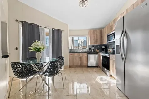 31 Peachtree Place Boynton Beach FL 33436