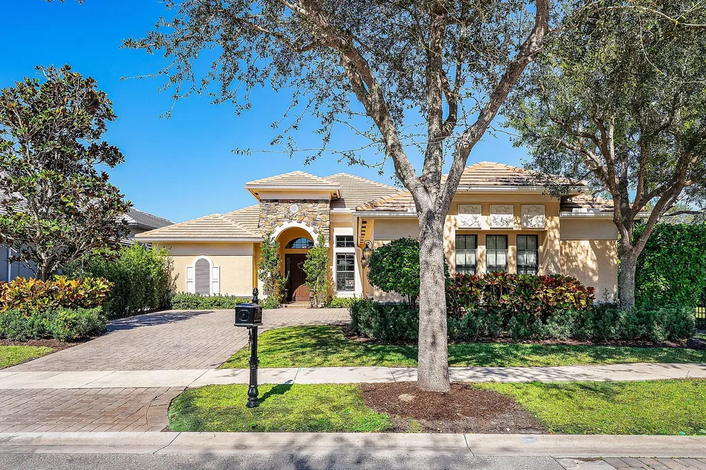9369 Equus Circle Boynton Beach FL 33472