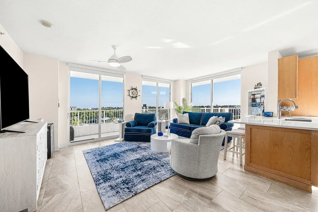 625 Casa Loma Boulevard Boynton Beach FL 33435