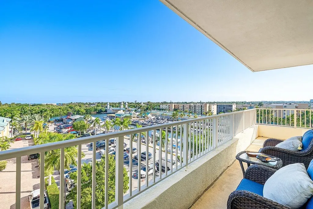 625 Casa Loma Boulevard Boynton Beach FL 33435