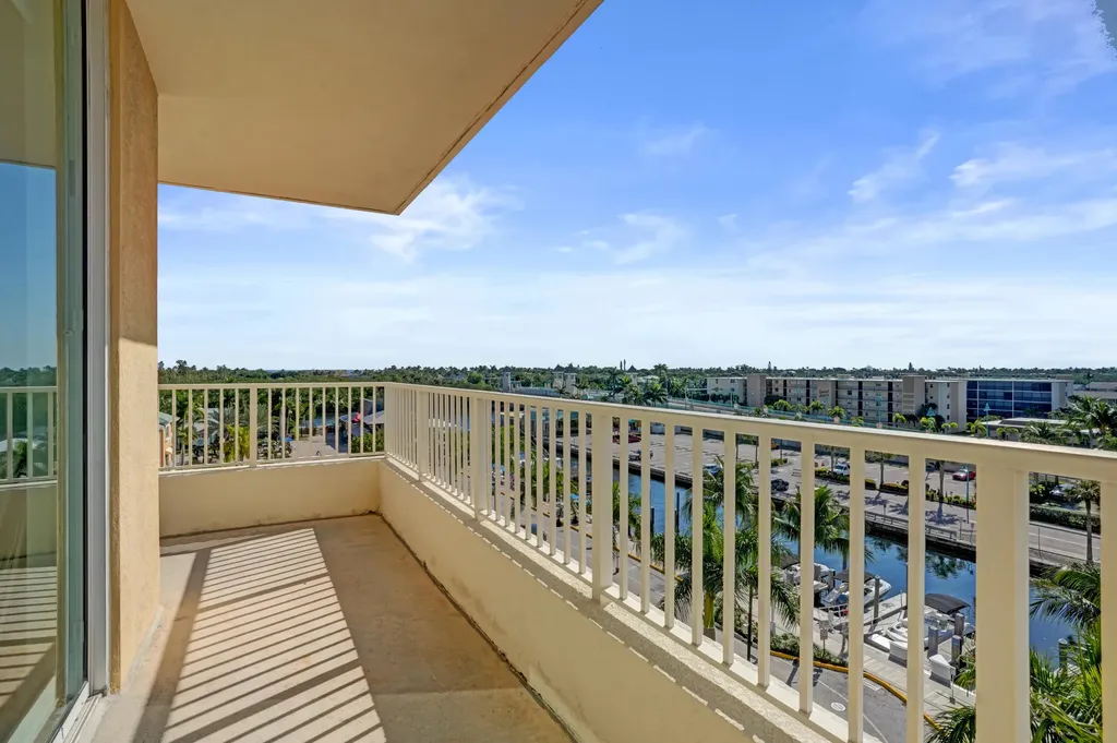 625 Casa Loma Boulevard Boynton Beach FL 33435