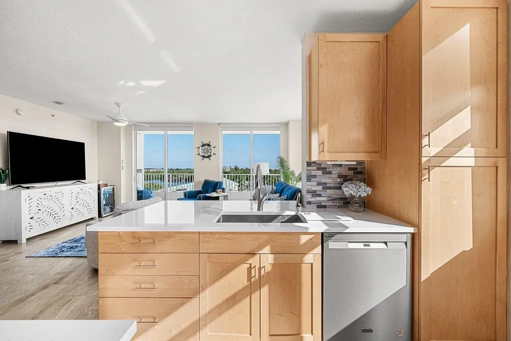 625 Casa Loma Boulevard Boynton Beach FL 33435