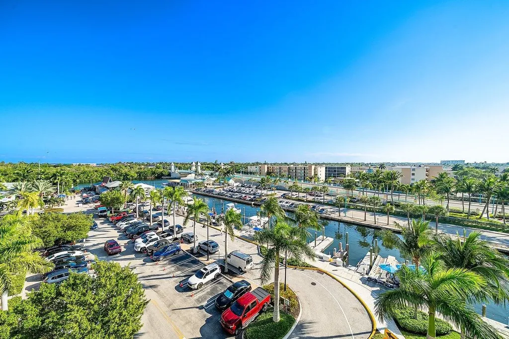 625 Casa Loma Boulevard Boynton Beach FL 33435