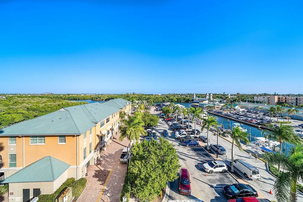625 Casa Loma Boulevard Boynton Beach FL 33435