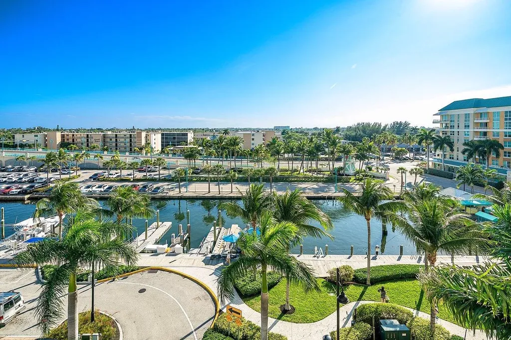 625 Casa Loma Boulevard Boynton Beach FL 33435