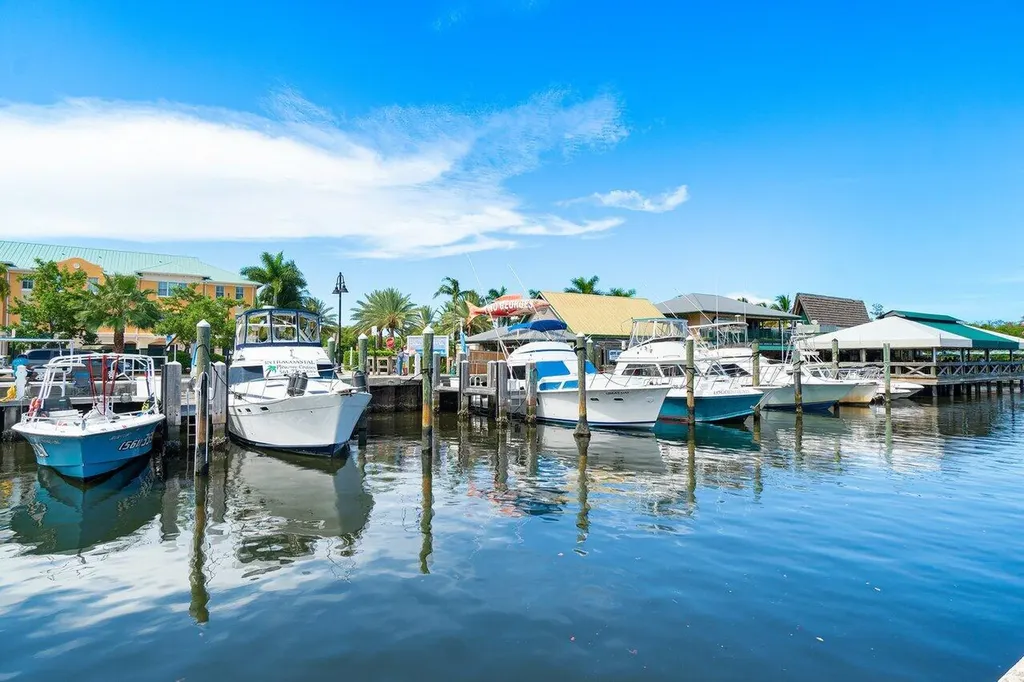 625 Casa Loma Boulevard Boynton Beach FL 33435