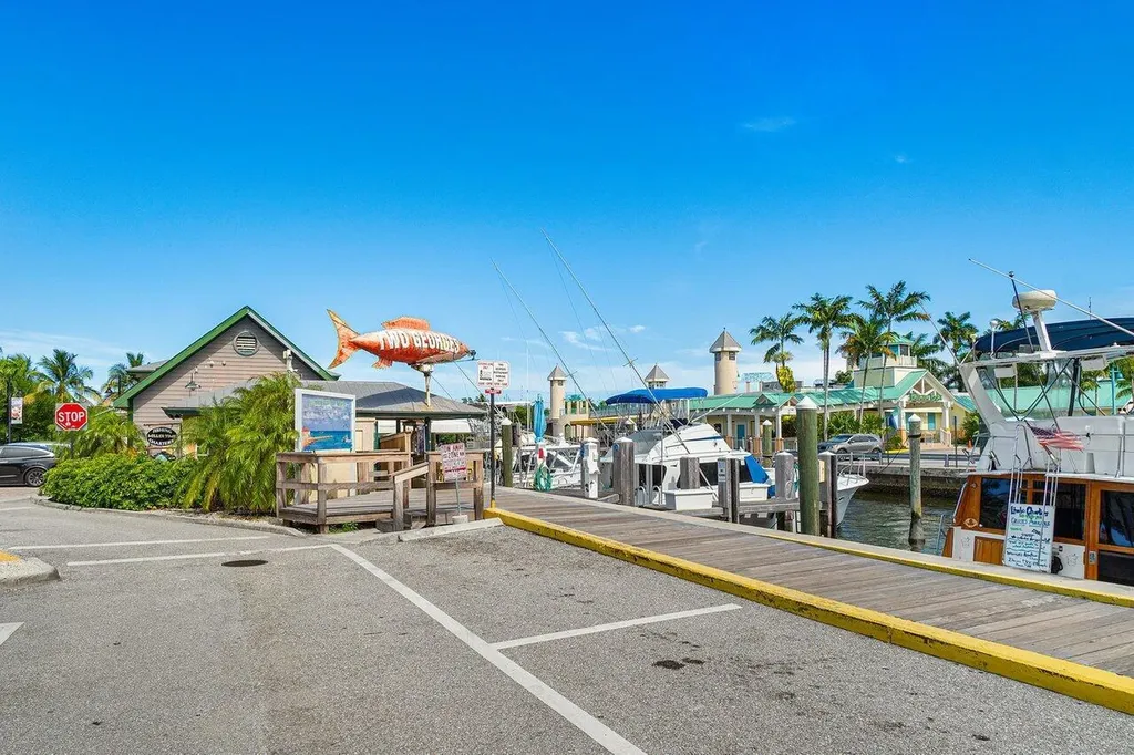 625 Casa Loma Boulevard Boynton Beach FL 33435