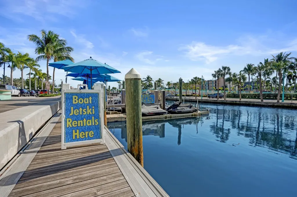 625 Casa Loma Boulevard Boynton Beach FL 33435