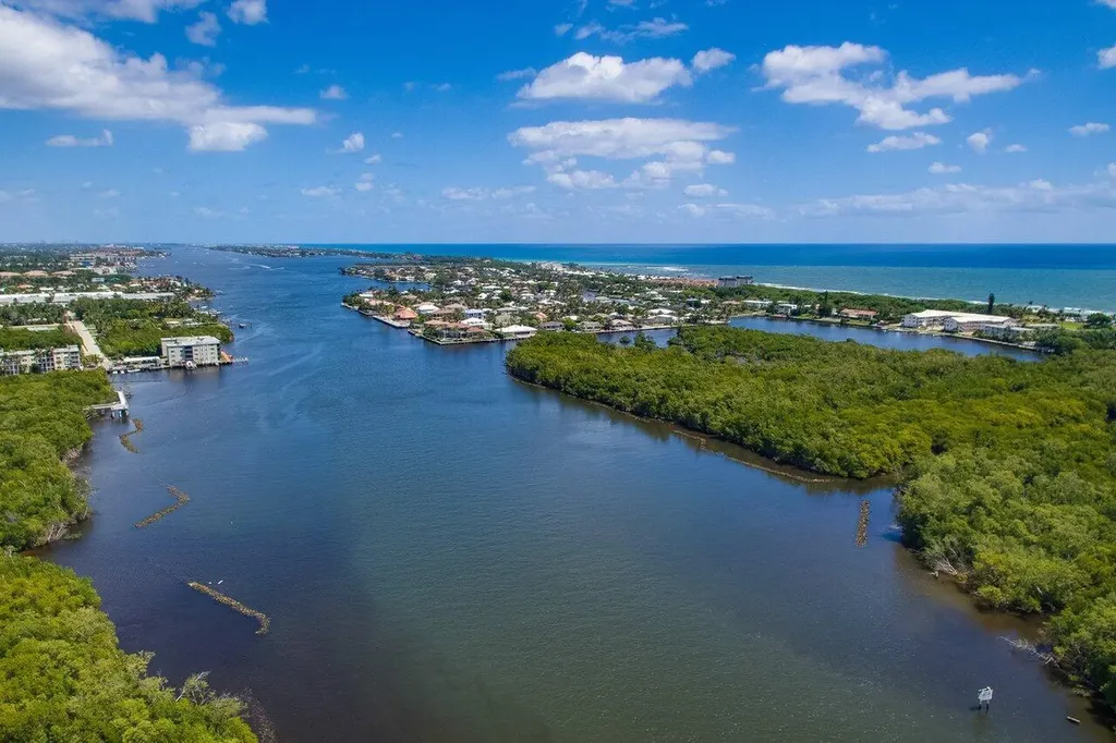 625 Casa Loma Boulevard Boynton Beach FL 33435