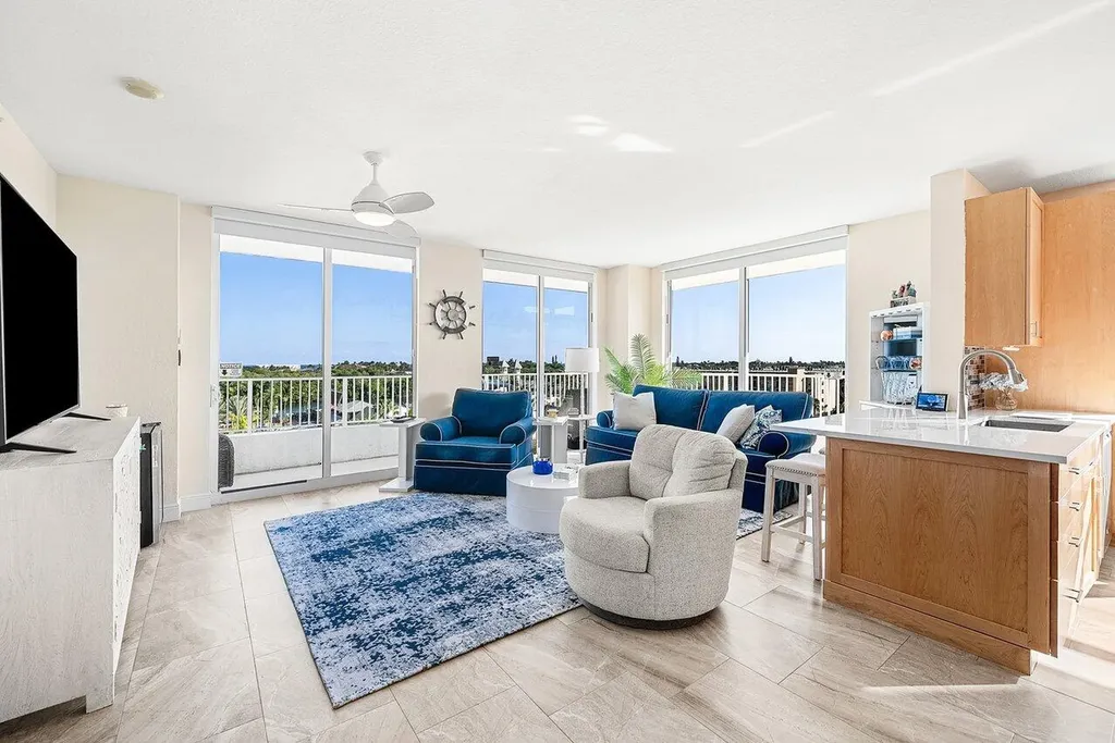 625 Casa Loma Boulevard Boynton Beach FL 33435