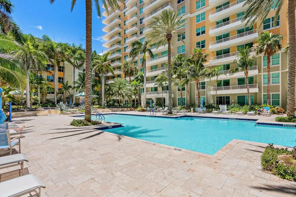 625 Casa Loma Boulevard Boynton Beach FL 33435