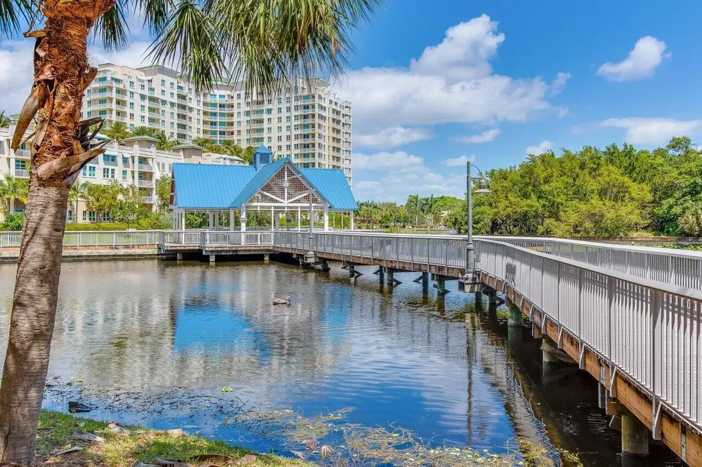 625 Casa Loma Boulevard Boynton Beach FL 33435