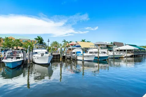625 Casa Loma Boulevard Boynton Beach FL 33435
