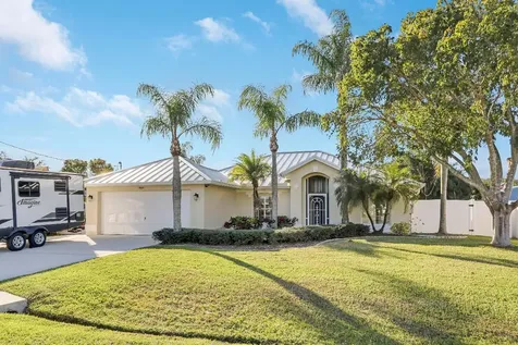 5822 NW Begonia Avenue Port St Lucie FL 34986