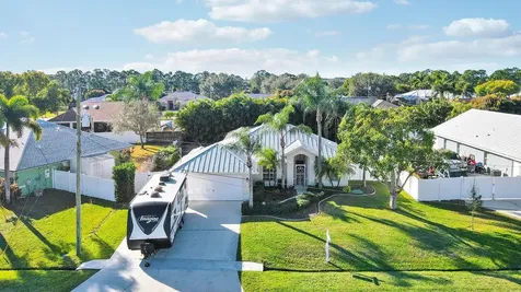5822 NW Begonia Avenue Port St Lucie FL 34986