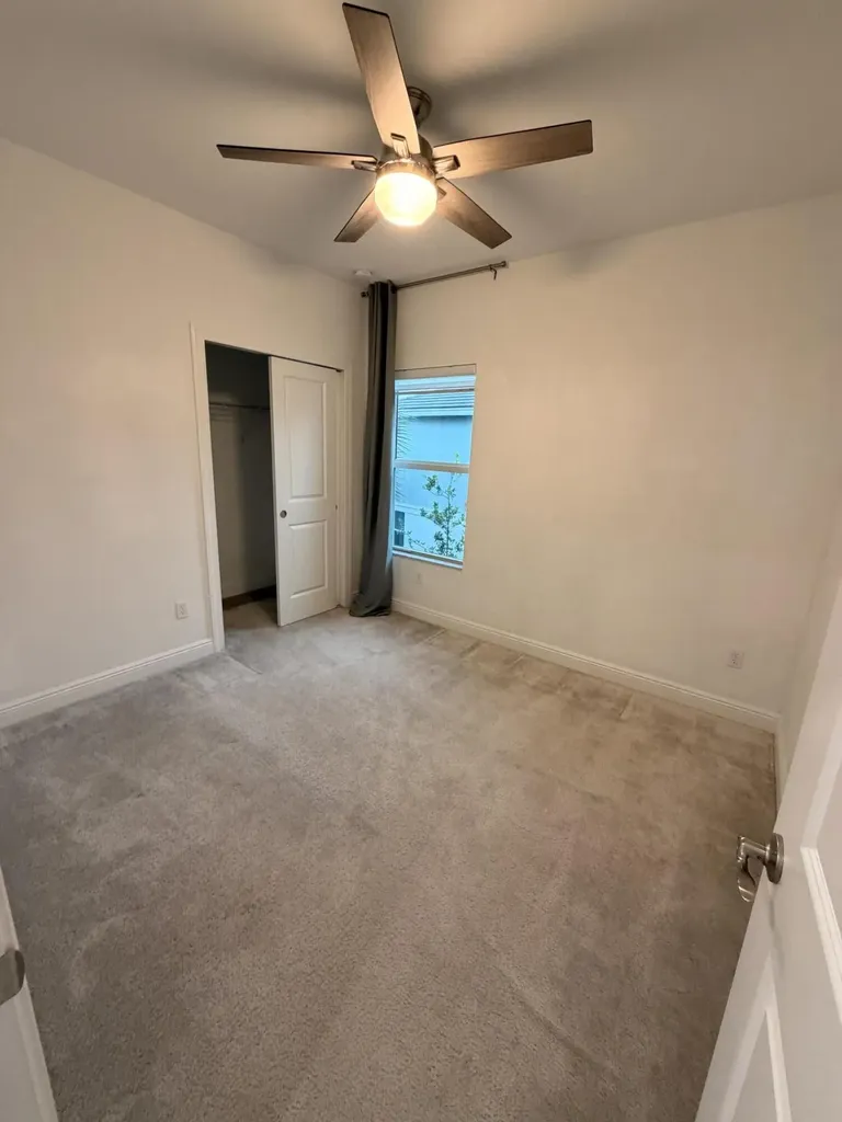 562 Parsons Way Deerfield Beach FL 33442