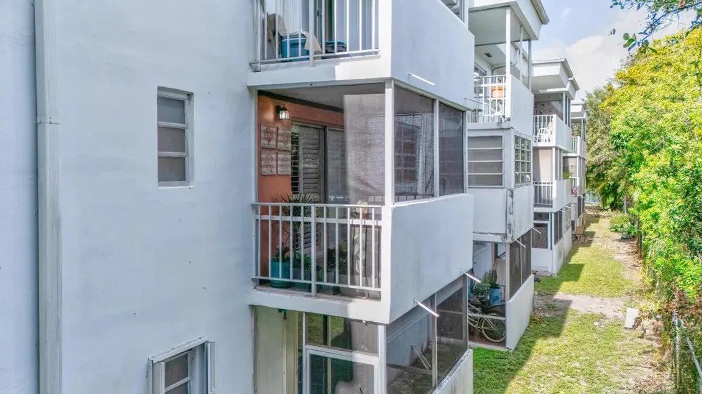 1400 Tallwood Avenue Hollywood FL 33021
