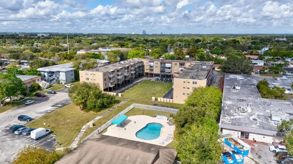 1400 Tallwood Avenue Hollywood FL 33021