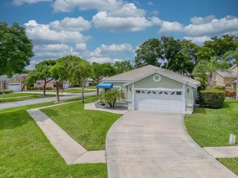 8095 Burlington Court Lake Worth FL 33467