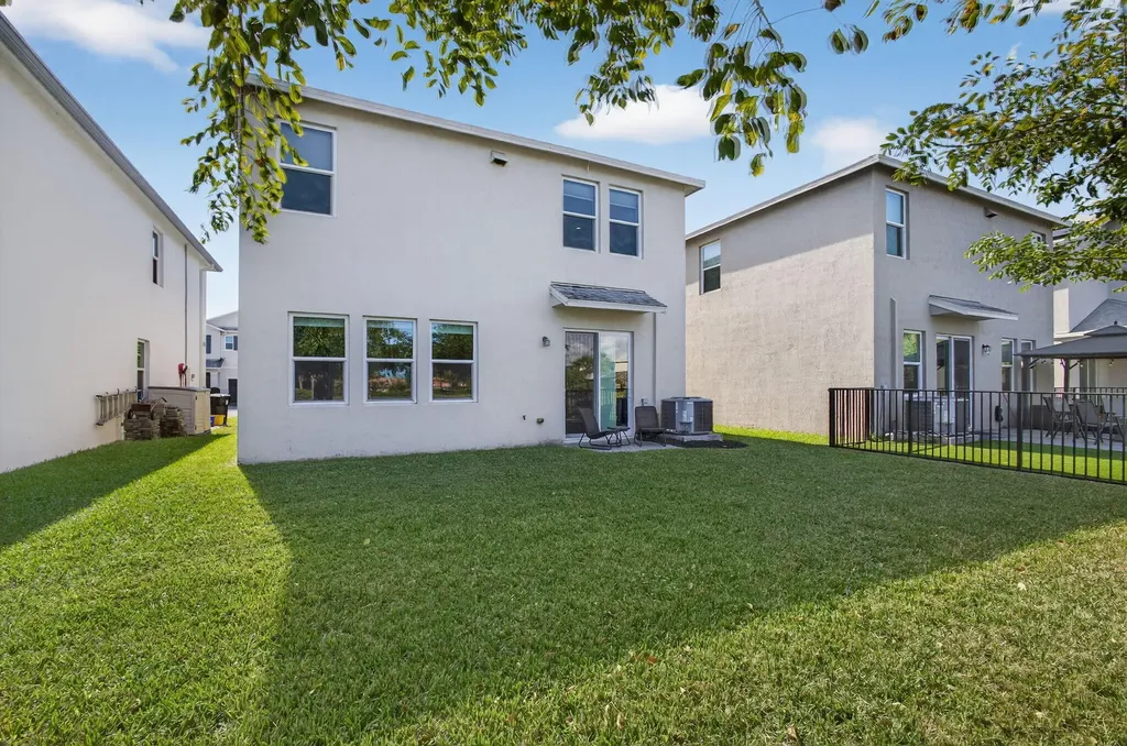 1822 Lake Cove Drive Lake Worth FL 33460
