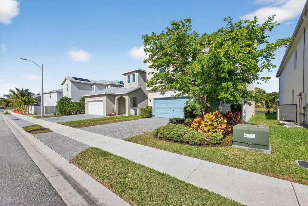 1822 Lake Cove Drive Lake Worth FL 33460