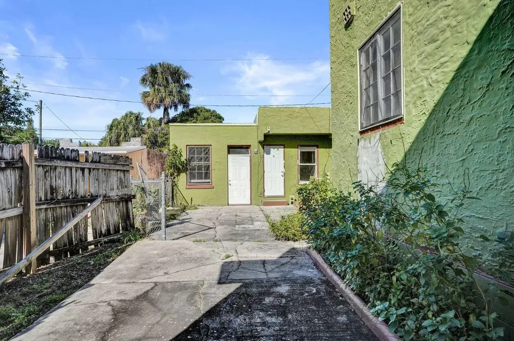 627 30th Street West Palm Beach FL 33407