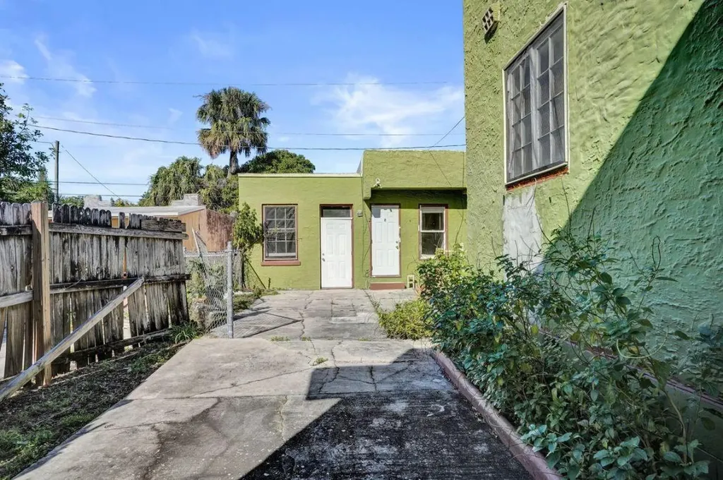 627 30th Street West Palm Beach FL 33407