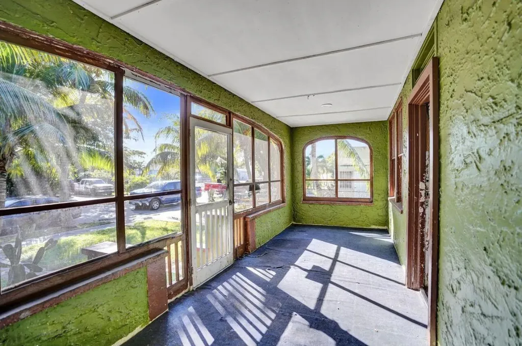 627 30th Street West Palm Beach FL 33407