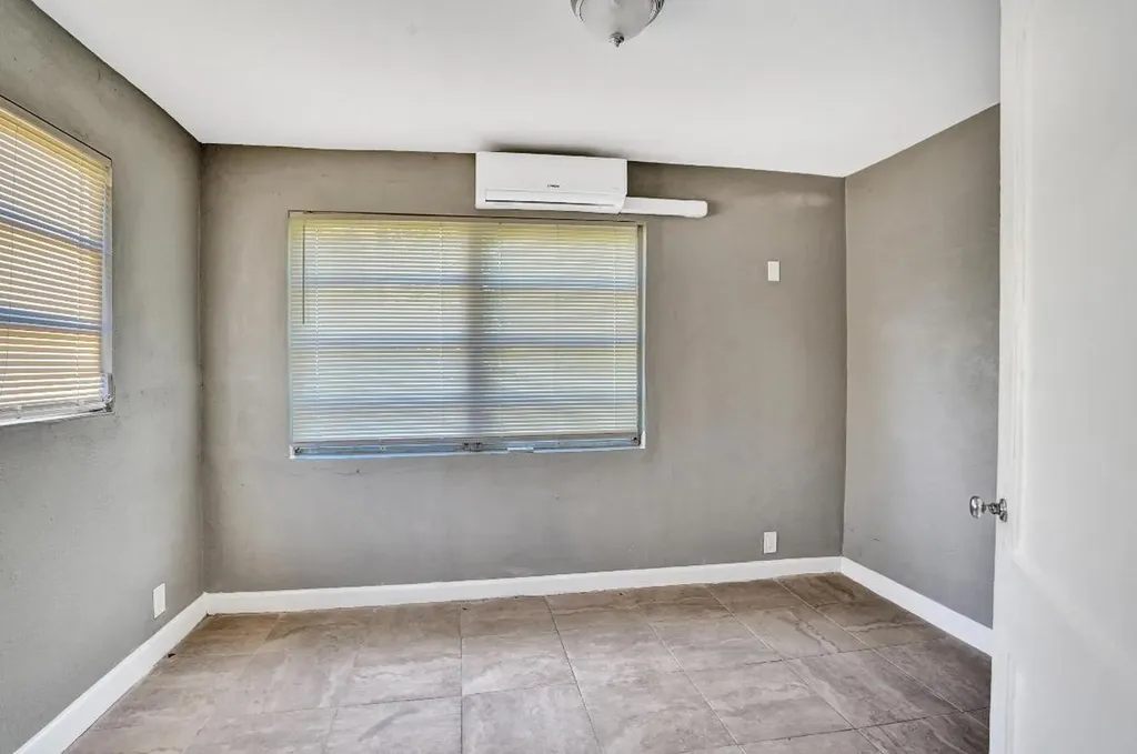 627 30th Street West Palm Beach FL 33407