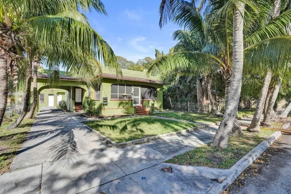 627 30th Street West Palm Beach FL 33407