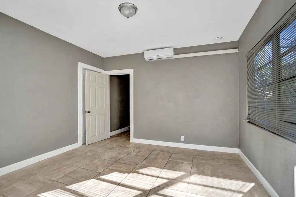 627 30th Street West Palm Beach FL 33407