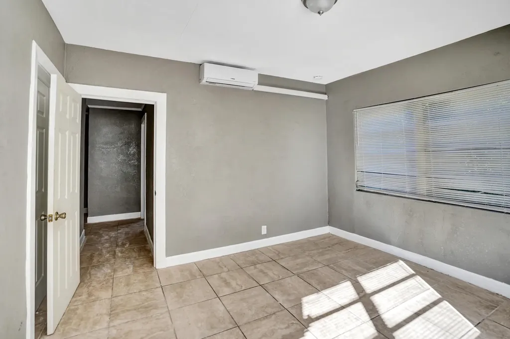 627 30th Street West Palm Beach FL 33407