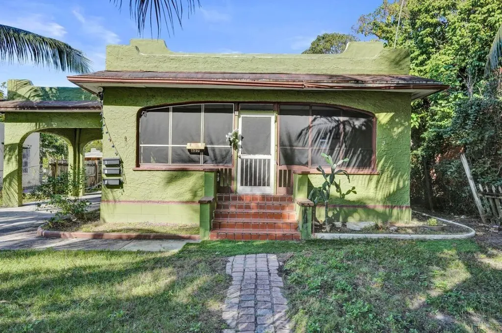 627 30th Street West Palm Beach FL 33407
