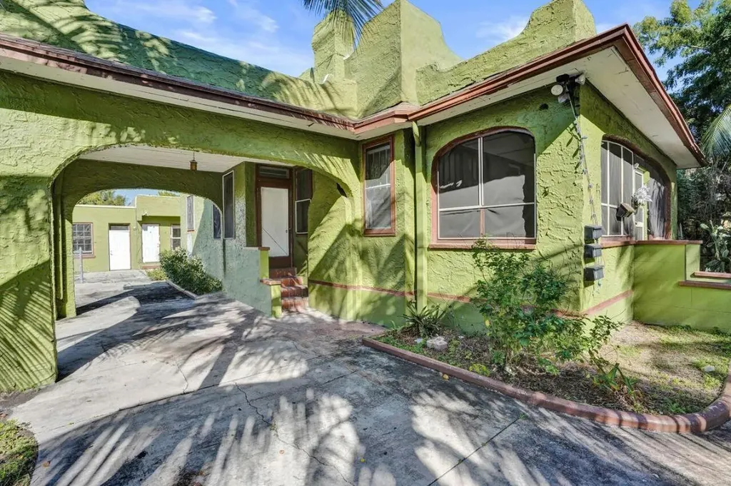 627 30th Street West Palm Beach FL 33407