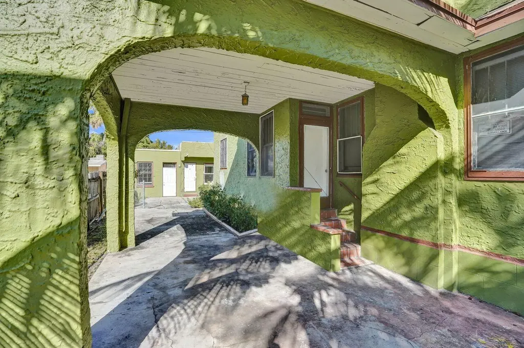 627 30th Street West Palm Beach FL 33407