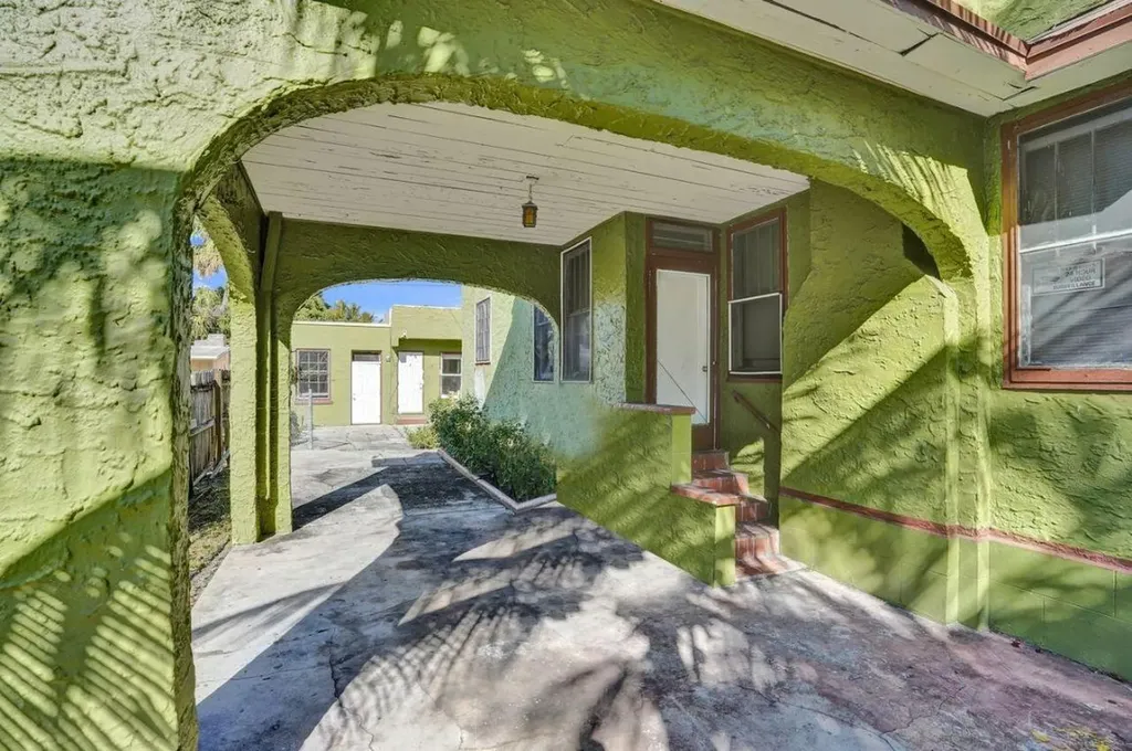 627 30th Street West Palm Beach FL 33407