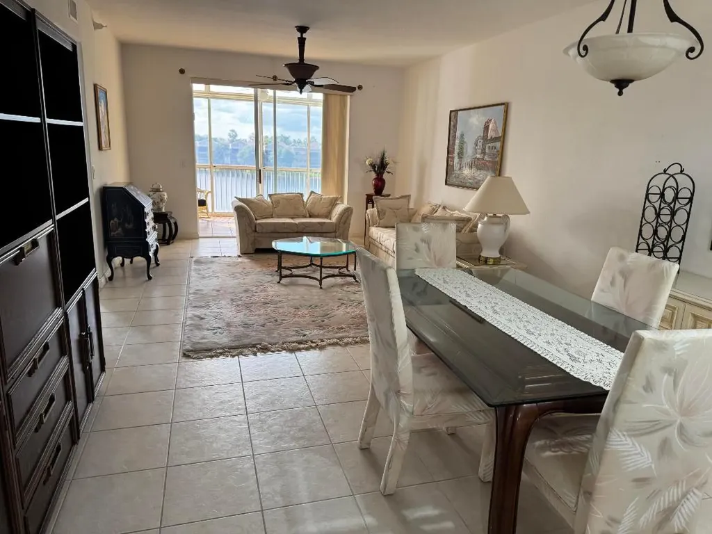 7715 Southampton Terrace Tamarac FL 33321