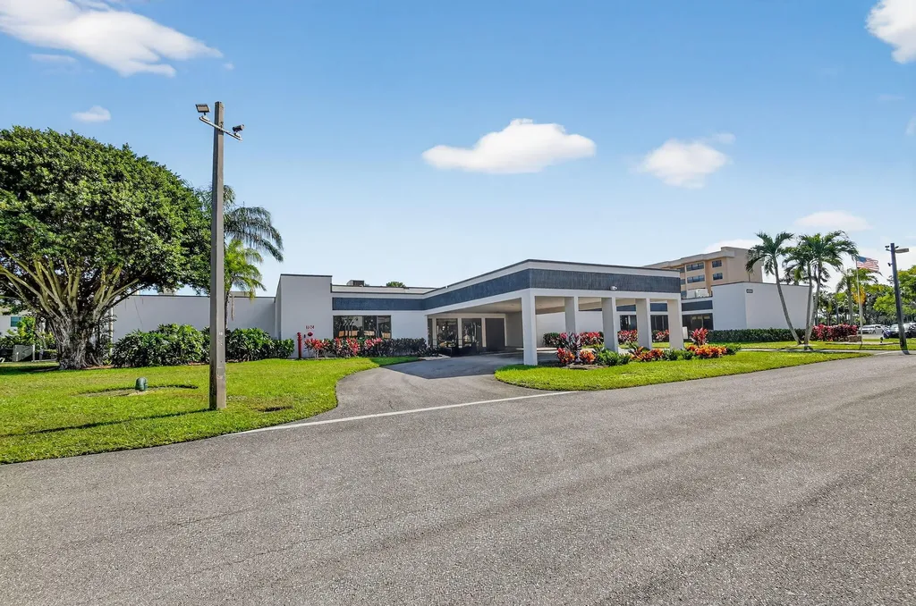4900 Lucerne Lakes Boulevard Lake Worth FL 33467